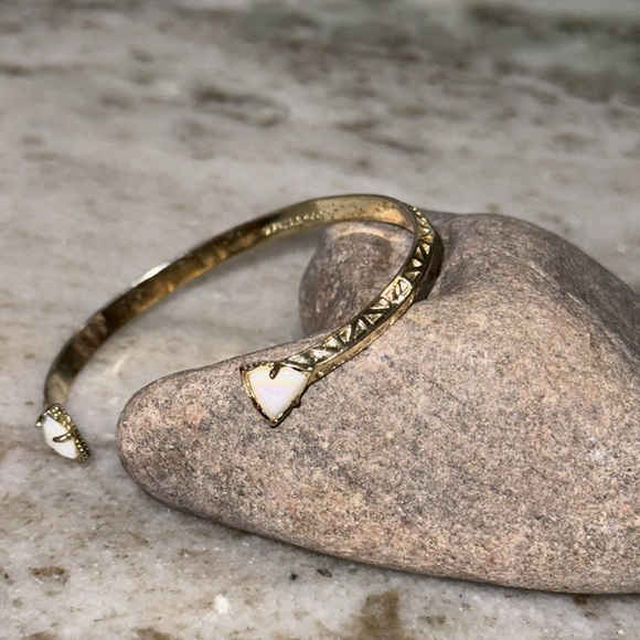 Kendra Scott Grady Bracelet & Elle MOP Drop Earrings Set - Picture 8 of 15